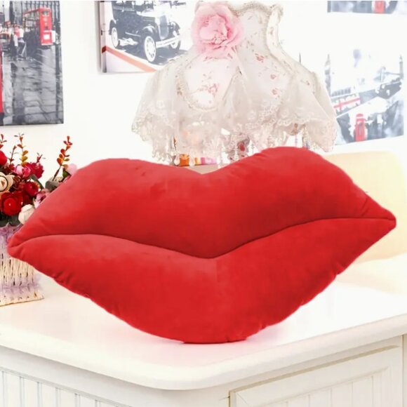 RED LIPS PILLOW - Picture 3 of 4